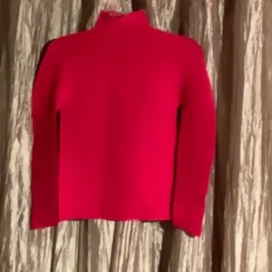 Light wight textured poly mock t-neck. Great color